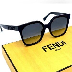 LIKE NEW FENDI FE400071 01B 55mm Black Square Oversized Sunglasses Italy
